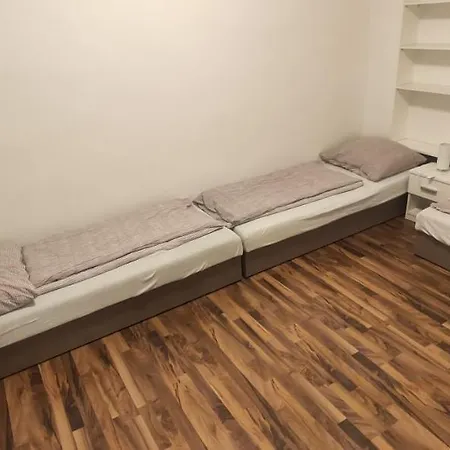 Apartman Damm Point Apartamento Chotin